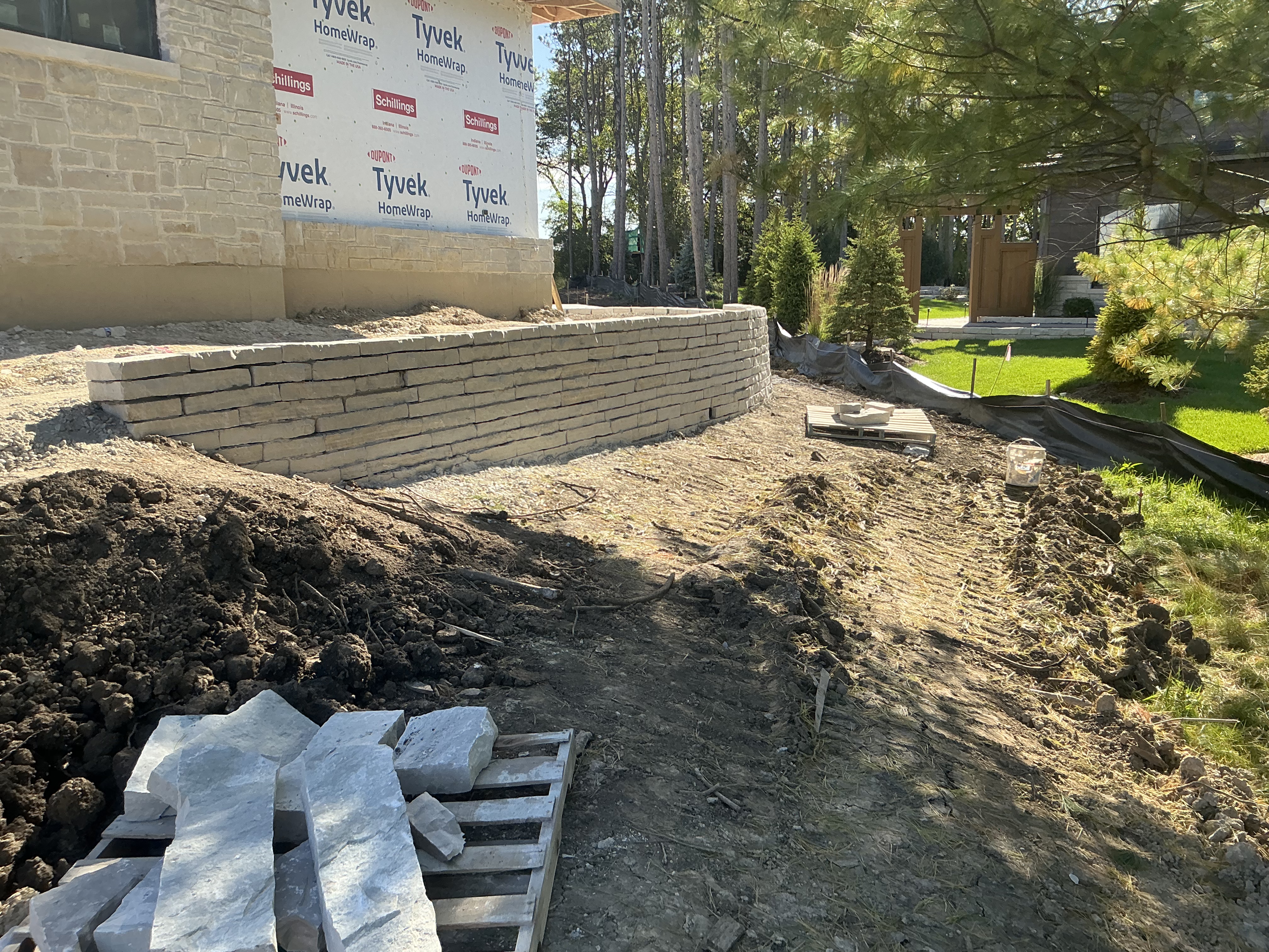 Circular paver patio with border detail